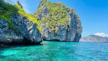 to Phi Phi Lee Island which belongs to the National park